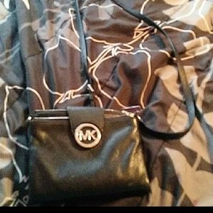Michael kors crossbody bag authentic